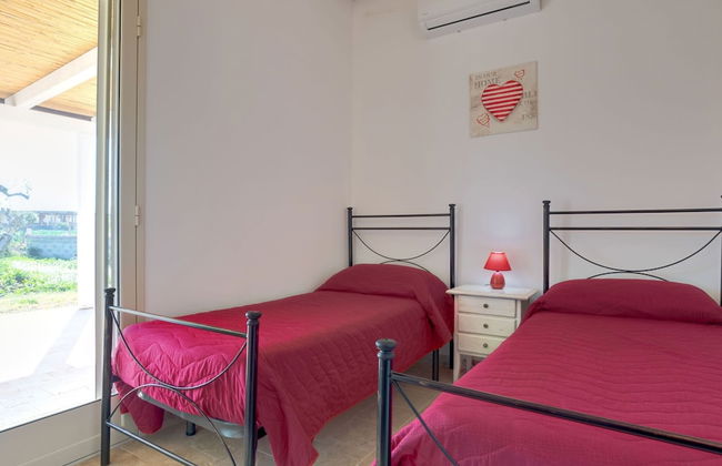 Belvilla by OYO Comfy Villa in Noto With Garden - Photo 4