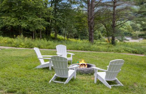 Modern Tiny House with hot tub & river near Stowe - Foto 30