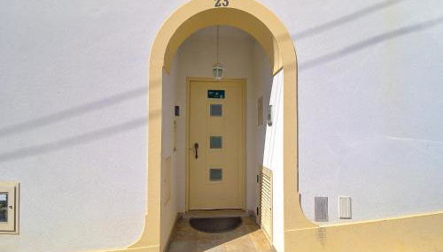 Amazing Home with Balcony & Barbecue - Photo 4