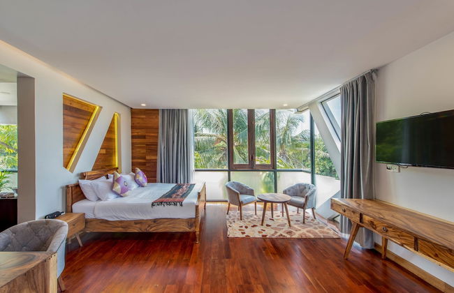 Villa Eternal, Private Pool, 3 Floors & Rooftop Terrace - Photo 3