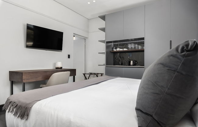 One Calais Luxury Apartments - Photo 55