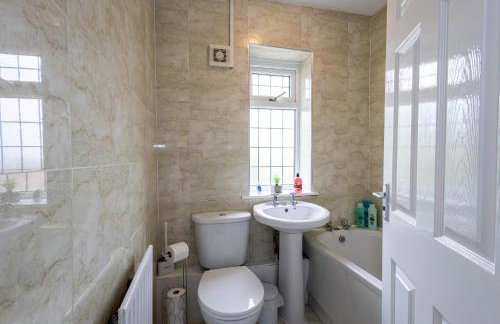 Spacious & Bright 3 Bedroom House in St Helens - Foto 10