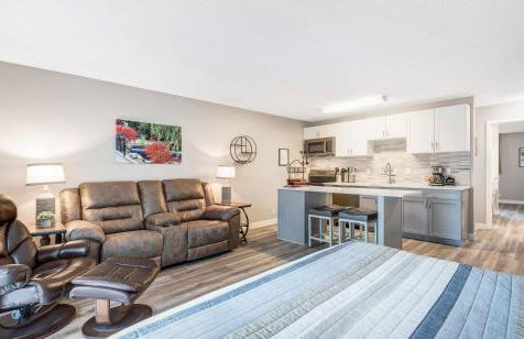 Newly Remodeled Top-floor Condo near Downtown Bend - Photo 23