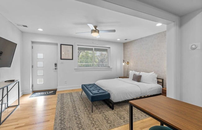 Crescent Furnished Apartments v2 - Photo 9