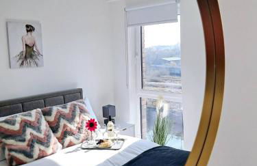 Lets Stay SA Manchester I 2Bed 2Bath l Waterfront l Private Balcony I Relaxing Retreat I Great Location - Foto 26