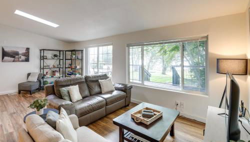 Lakefront Mount Vernon Home with Private Dock! - Foto 1