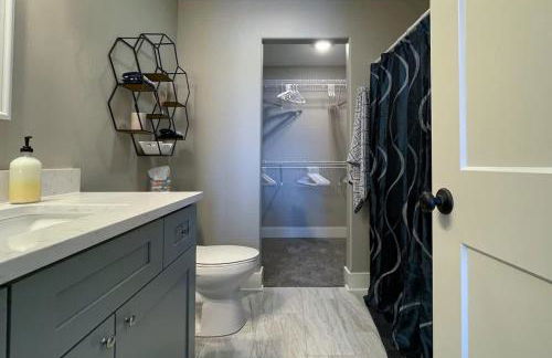 Spacious 2 bed Condo with Office - Foto 6