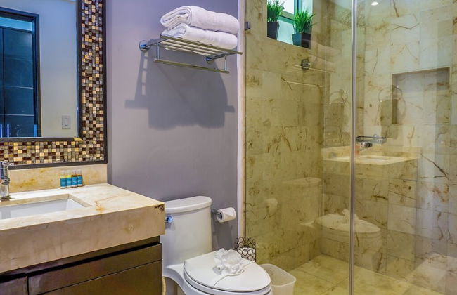 The Elements Oceanfront & Beachside Condo Hotel - Foto 53