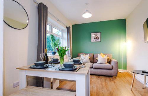 3BR Home Sleeps 6 Perfect for Short and Long Term Stays - Foto 28