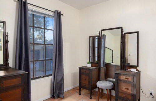 Historic Carriage House Downtown 2 bedroom 1 bath - Foto 21