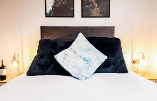 The Booker Retreat - Bright 1BR Top Floor Apt with Free Secure Underground Parking - Foto 24