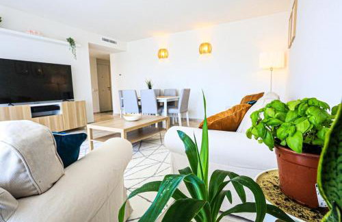 Penthouse apartment with pool next to beach & port - Foto 4