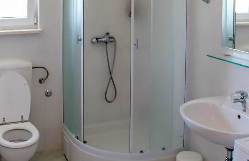 Stunning Apartment In Rogotin-Ploce With Wifi - Photo 10