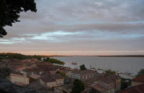 Belle maison de 1800 au centre de Bourg - Foto 16