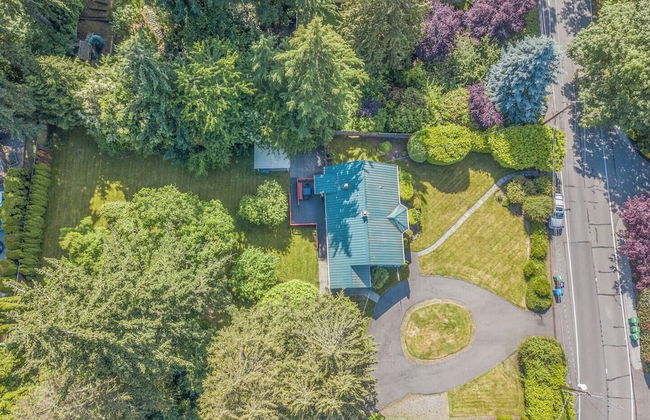 Private park in a cozy home next to I-90 huge yard - Foto 43