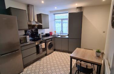 Cosy Mytholmroyd Getaway - Photo 1