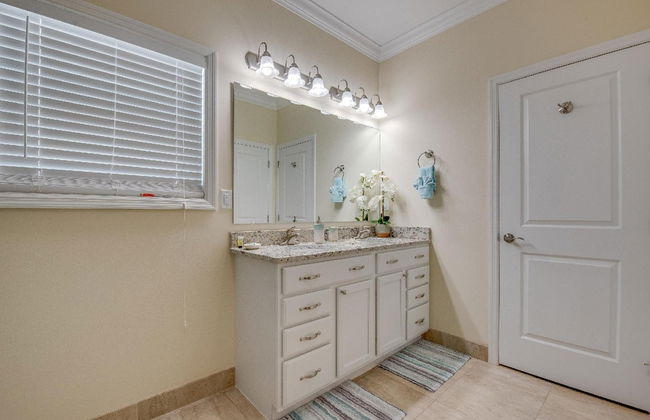 2 Beautiful 4 Bed 3 Bath Pool Home w Free Dock - Foto 19