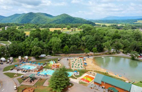 Jellystone Park at Natural Bridge - Foto 1