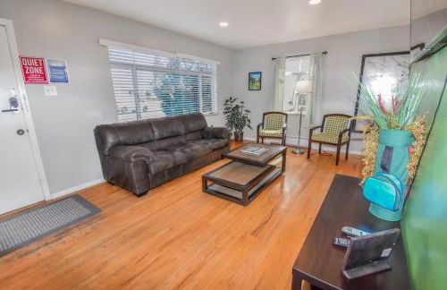 Family Home with Large Yard & Golf Theme Near Rail - Photo 7