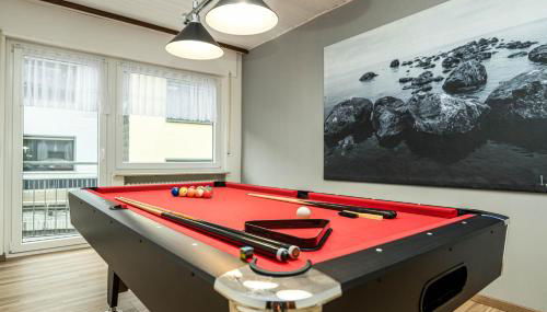 Riesling Appartement for 2 - 4 People - Billiards - Balcony with Mosel View - Parking - Wine Barrel Bar - Fully Equipped Kitchen - Netflix - WaipuTV - 3 km from Cochem - Foto 5, Game Room