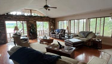 Peaceful 4 bedroom Lakehouse with no neighbors - Foto 3