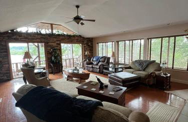 Peaceful 4 bedroom Lakehouse with no neighbors - Foto 3