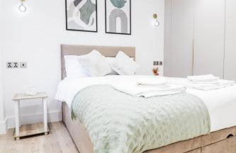 The Abbey Apartment - 1BR Apt with Dedicated Workspace, Fast Wifi & Stylish Kitchen Island & Free Secure Underground Parking - Foto 50