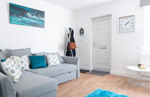 The Wellington - Stylish 3-Bedroom House, Sleeps 8, Ideal for Professionals - Photo 20
