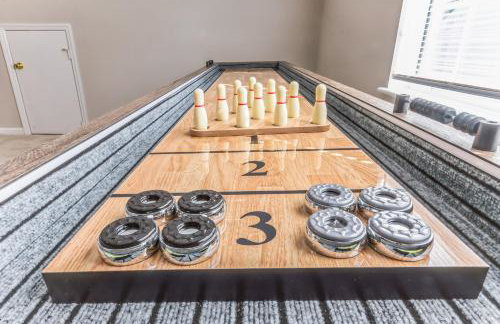 Country Haven - Hot Tub & Pool! Game Room, King Beds, Mins 2 dwtn - Foto 41