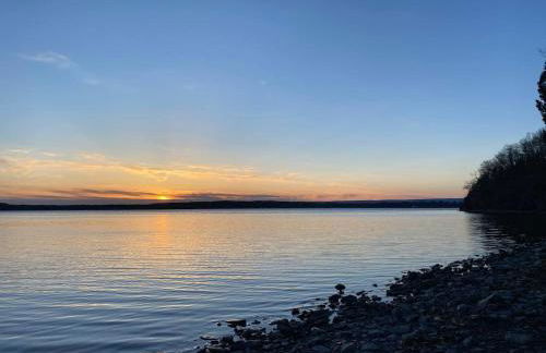 Saratoga Lake Boathouse Retreat - Photo 4
