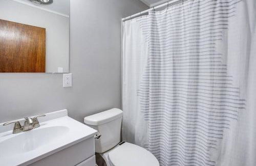 Modern Cozy Home 4 min Drive from Notre Dame - Foto 8