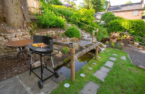 The Old Pumphouse Shepherds Hut with Hot Tub - Photo 30