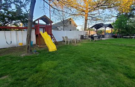 Sunny & Spacious 2BD 1BA WFH Apt-Huge Yard & Patio - Foto 42