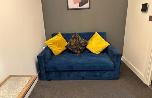 Studio Apartment - Perfect for Contractors and Short & Long Term Stays - Free WIFI - Free Parking - Extra Bed - Full Kitchen - Foto 3