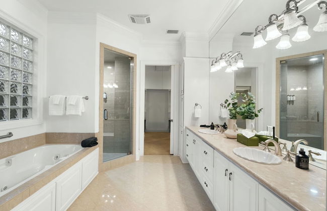 Chic & Secluded 4 BDR in Desirable Tarrytown! - Foto 20