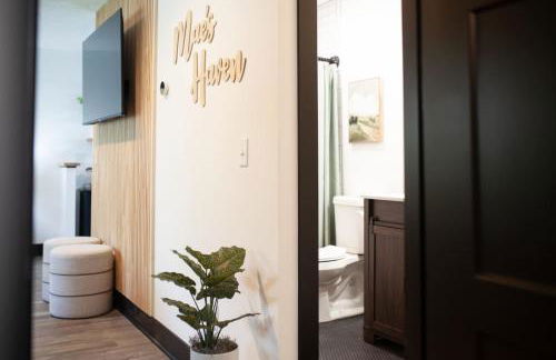 Modern Cottage with hot tub near lake, wineries, Geneva and SPIRE - Foto 28