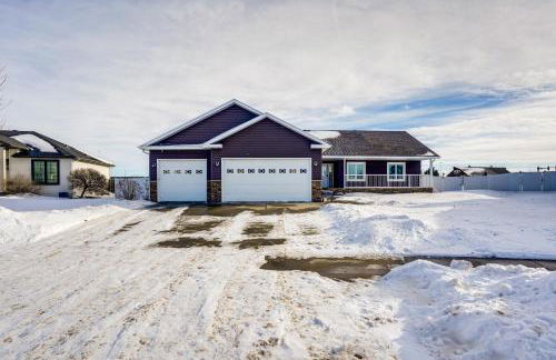 Hot Tub and Fenced Yard Spacious Fargo Home! - Foto 41