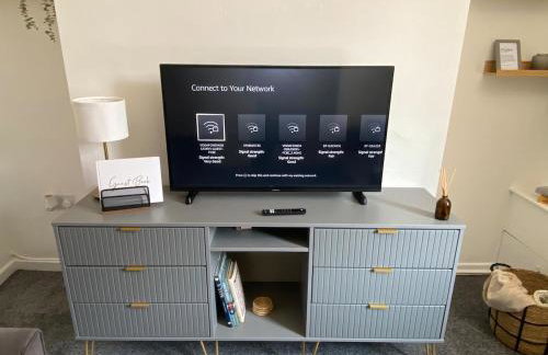 Slick Space for a Wigan Stay - 5 Minutes from M6 and M58 Motorways - Foto 2