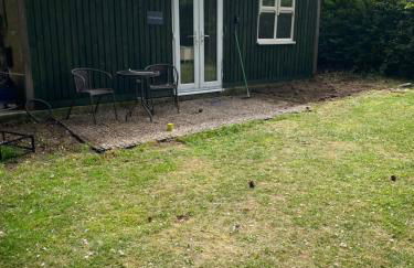 Tiny home in Grade 1 listed church garden - Photo 25