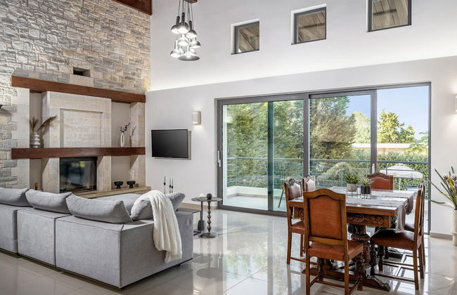 Luxury Villa Near Sea and City, Ping Pong, Childrens Area and BBQ - Foto 5