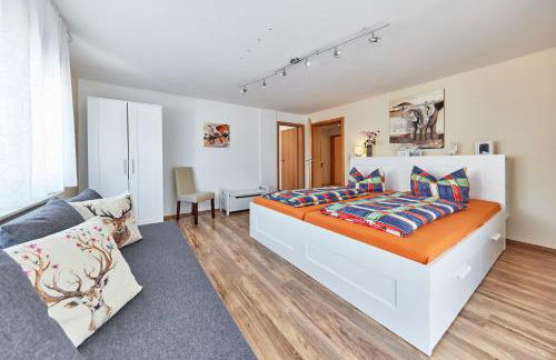 Ferienwohnung Urlaubsglück - Balkon und Parkplätze inklusive nur 5 Fahrminuten vom Europa-Park - Foto 16