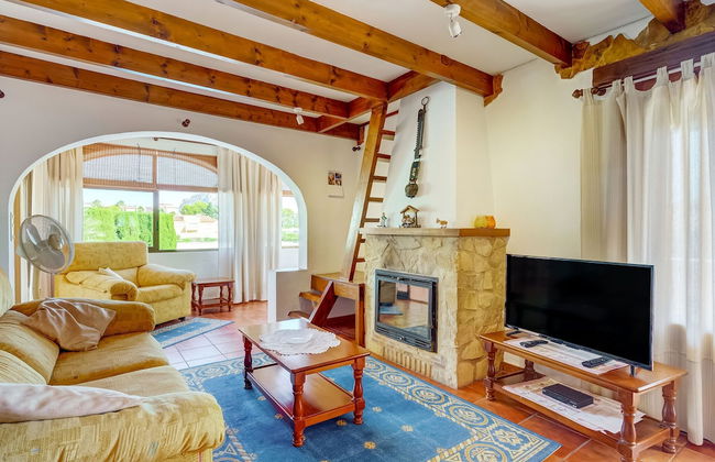 Serene Villa in Calpe With Private Swimming Pool - Photo 8