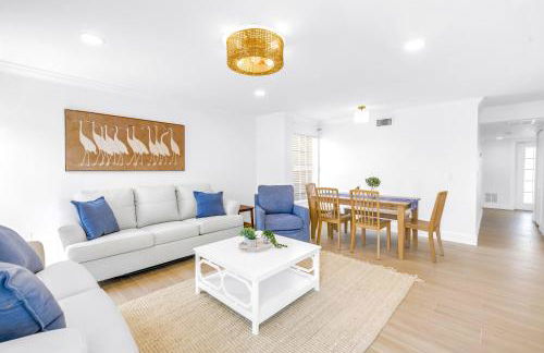 The Village Breeze II - White-sand, Pool, Beaches, Daiquiris, Seafood! - Foto 18