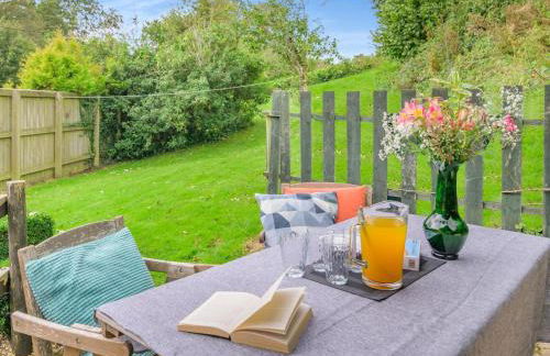 2 Bed in Bridport oc-93342 - Photo 2