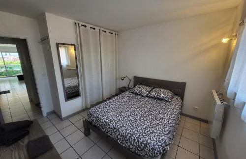 Air conditioned appartment 270m from beach - Foto 9