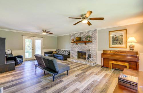 Dog-Friendly Fayetteville Home with Fenced Yard! - Foto 2