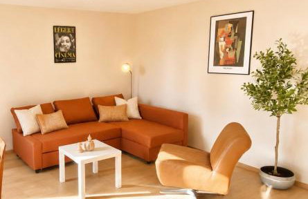 Great flat! 12 minute walk from train station and Palais - Foto 1