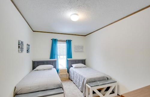 Stylish Chetek Hideaway with Lake and Dock Access! - Foto 24