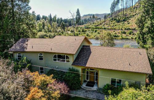 On McKenzie River! Home with Scenic Sunroom - Foto 40