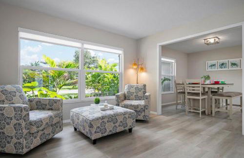 Serenity by the Sea! Cozy pool home with putting green & fire pit! - Foto 11